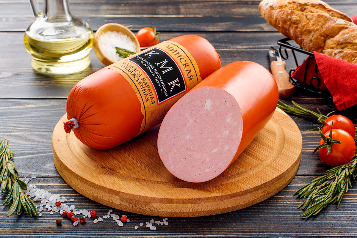 Колбаса кмк докторская. Кмк колбаса. Колбаса любительская 500г колбасное вареное. Ливерная колбаса дешевая. Колбаса любительская в/с.