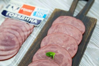 Нарезка Говядина Отборная Имперская варено-копченая (Ремит).jpg