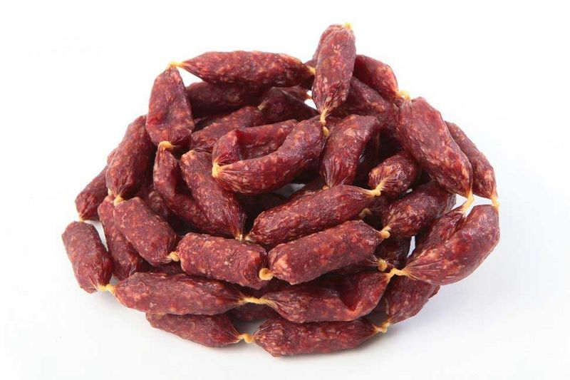 Файл:Колбаски Коктейльные Чили (Козелки).jpg