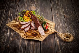 Колбаса полукопчёная Копчение на дровах (Фабрика Качества).jpg