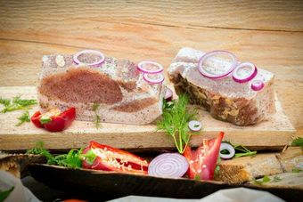 Бекон особый сыро-соленый (Три Крестьянина).jpg