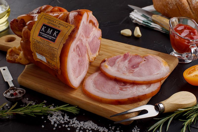 Файл:Голяшка свиная Премиум (КМК).jpg