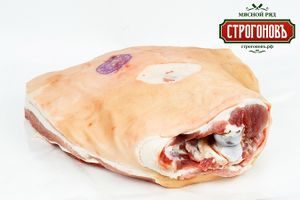 Лопатка на кости в шкуре.jpg