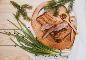 Грудинка свиная варено-копченая (Деликатесы Горного Алтая).png