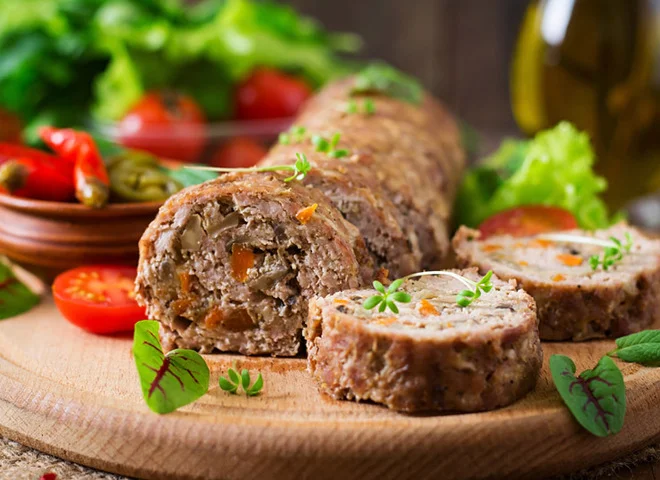 Файл:Фаршированный продукт из мяса.webp