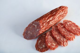 Сырокопченая полусухая Салями Парма (Увинский мясокомбинат).jpg
