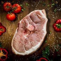 Окорок свиной на кости.jpg