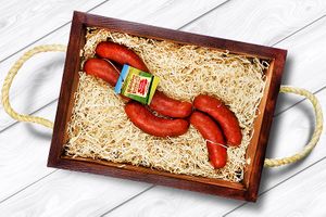Колбаса полукопчёная Оригинальная с сыром (Петродворские колбасы).jpg