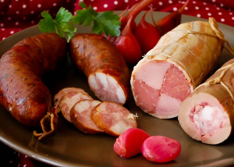 Файл:Фаршированное колбасное изделие.webp