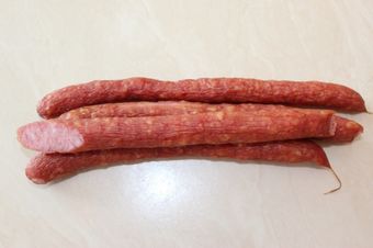 Полукопченые колбаски Охотничьи.jpg
