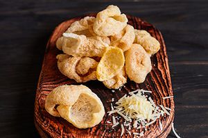 Хрустящий Чичаррон со вкусом сыра (Окраина).jpg