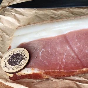 Бекон сырокопченый (Три крестьянина).jpg